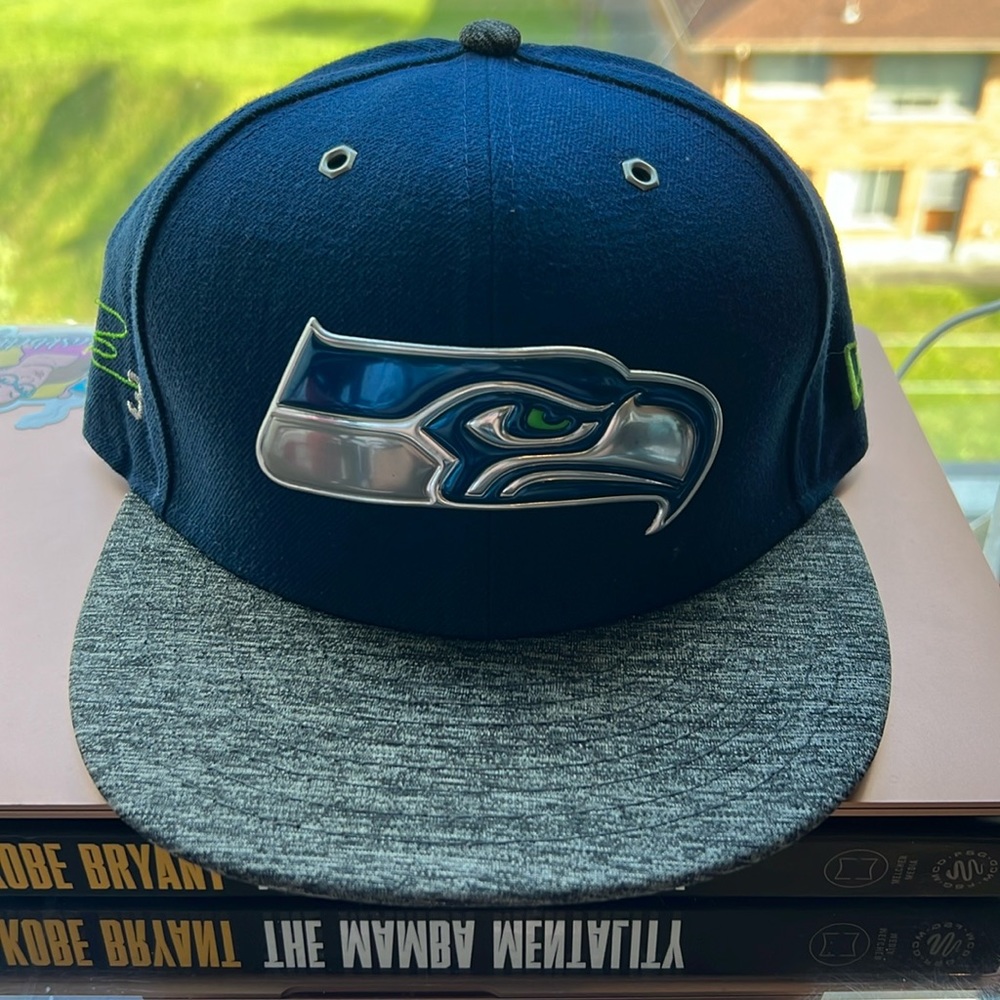 Rare Seattle Seahawks Multi-Inscriptions Singatures New Era Hat 7 1/4 Excellent